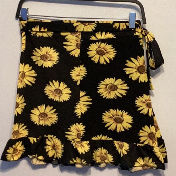 Shein jersey knit faux wrap mini skirt size small - Picture 2 of 4